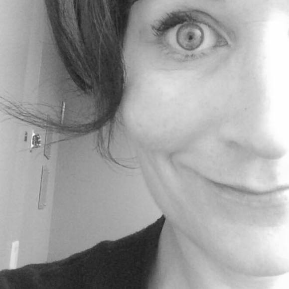 Meet your Posher, Anita - Picture 1 of 1